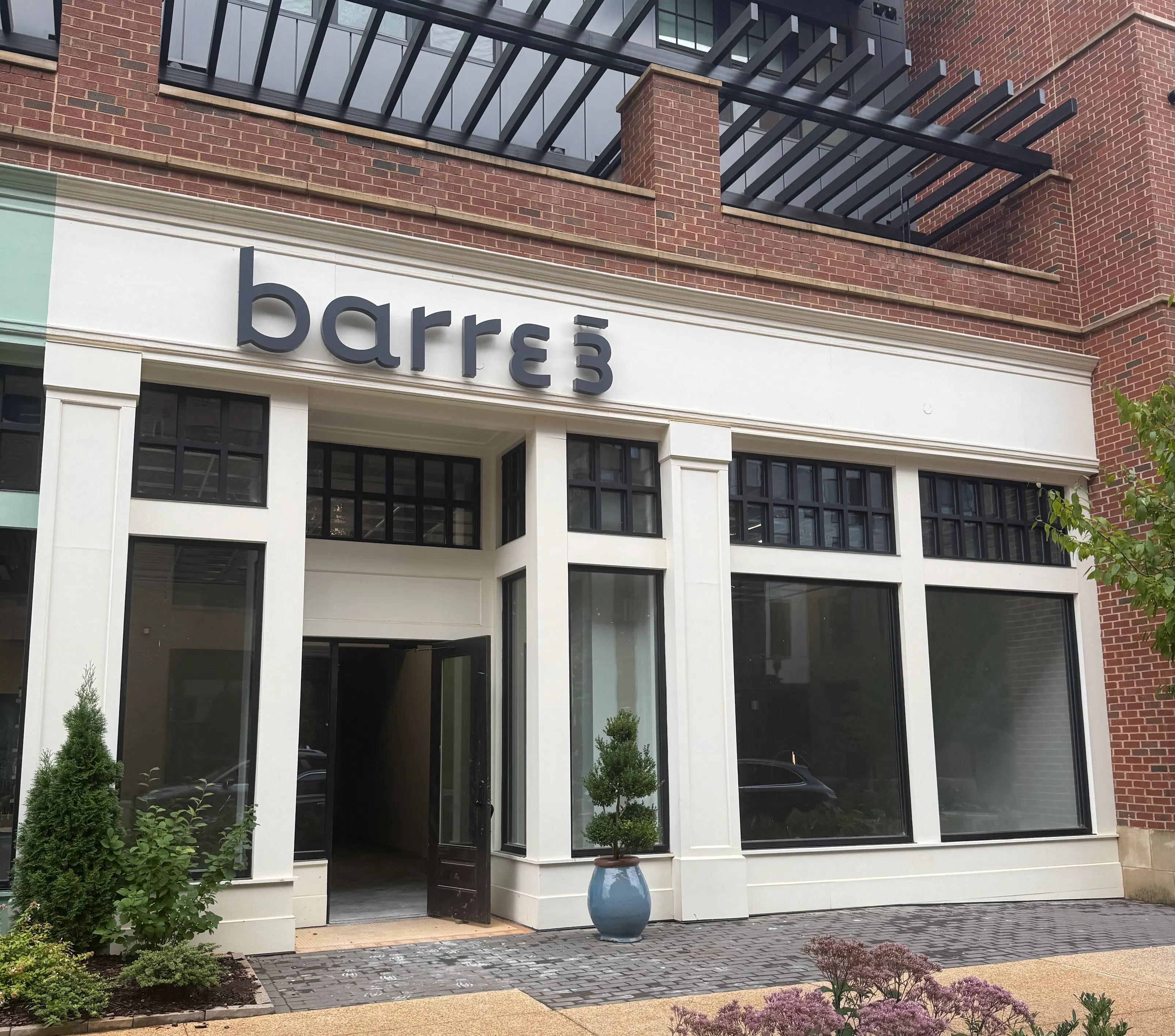 outside of barre3 Huntsville studio 