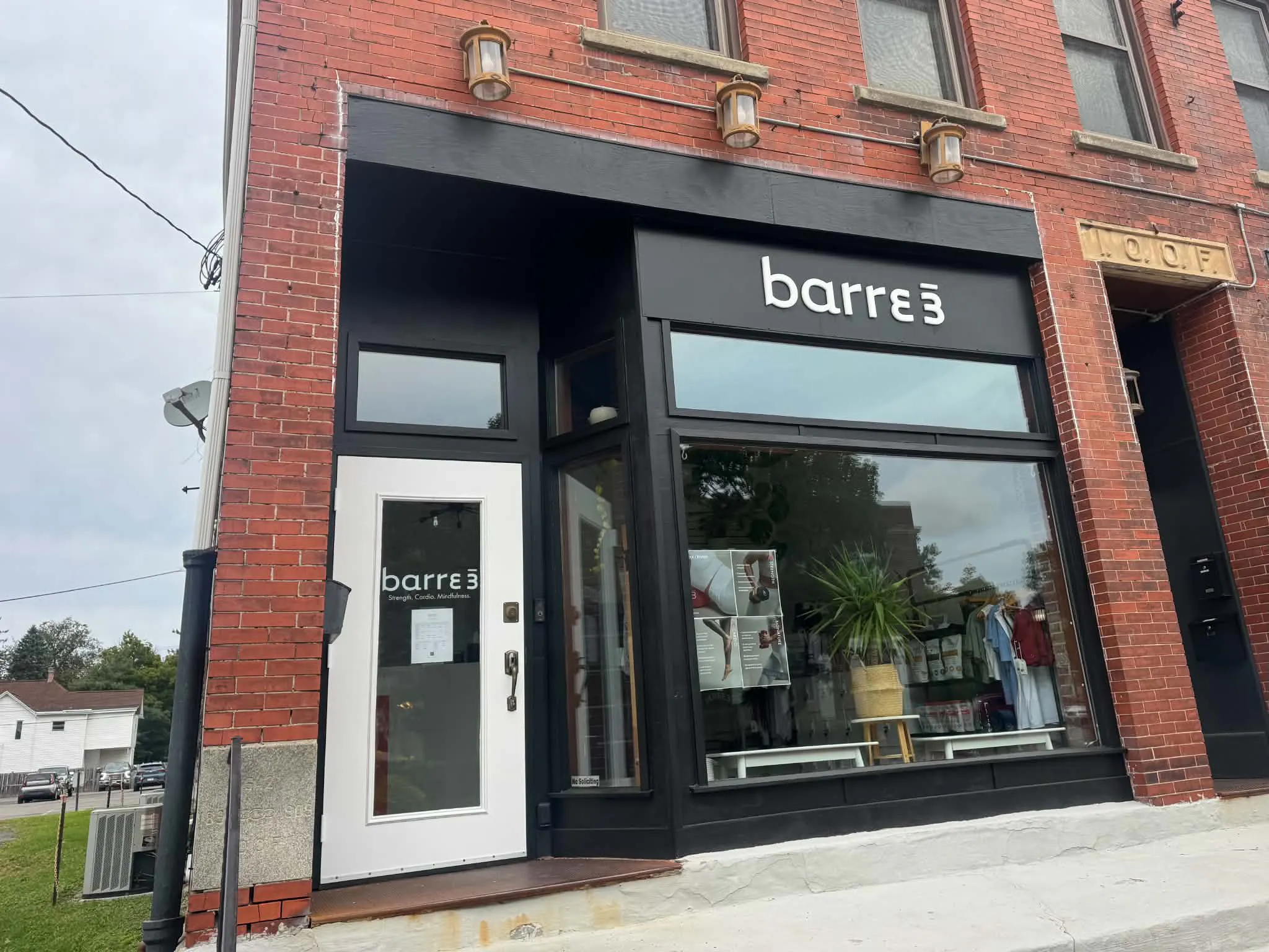 image of the store front of barre3 East Aurora