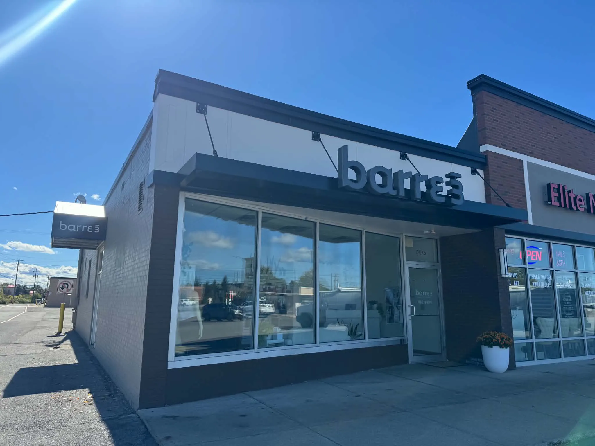 Storefront of barre3 Williamsville